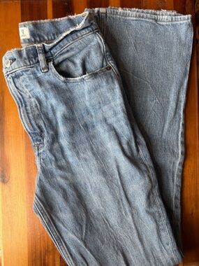 ABERCROMBIE TALL 70s Vintage Flare Ultra High Rise Jeans in Light Blue Wash